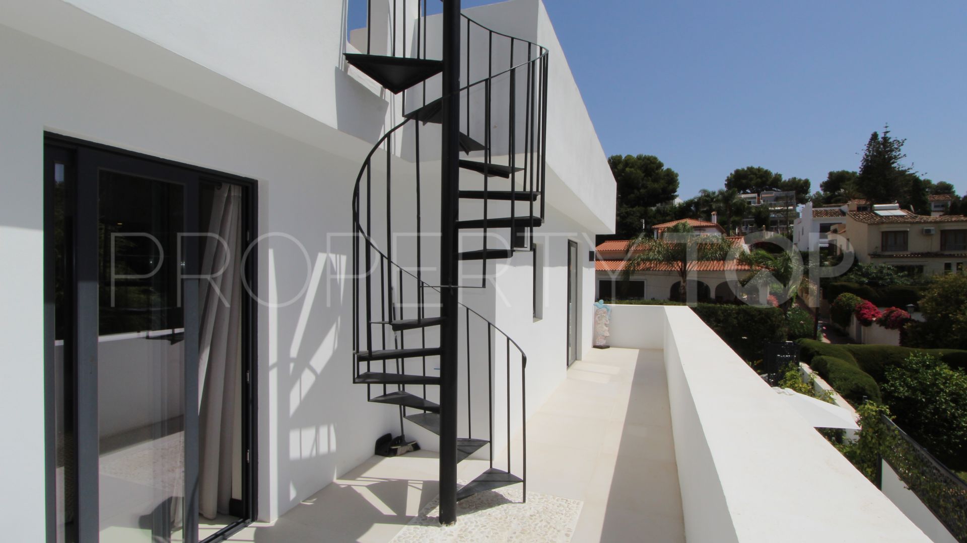 Nueva Andalucia semi detached villa for sale