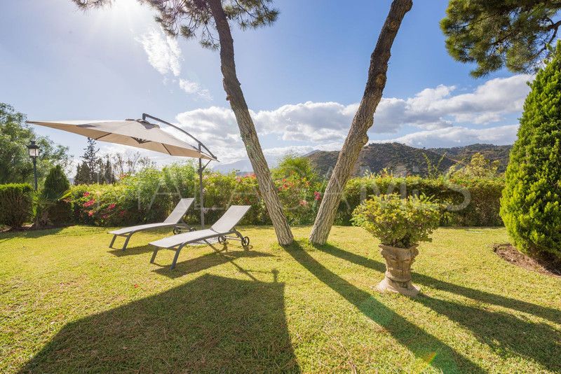 Villa for sale in Benahavis