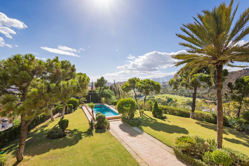 Villa for sale in Benahavis