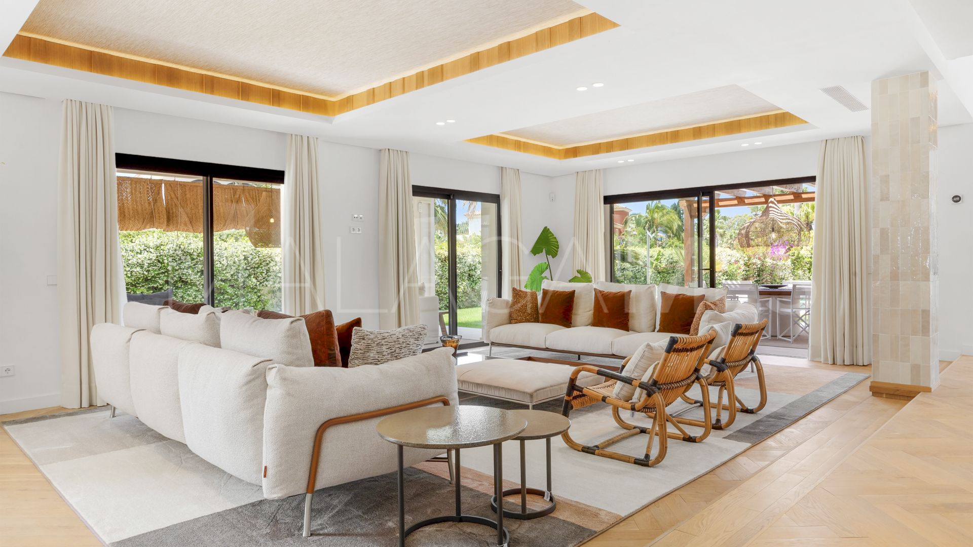 Villa for sale in Casasola
