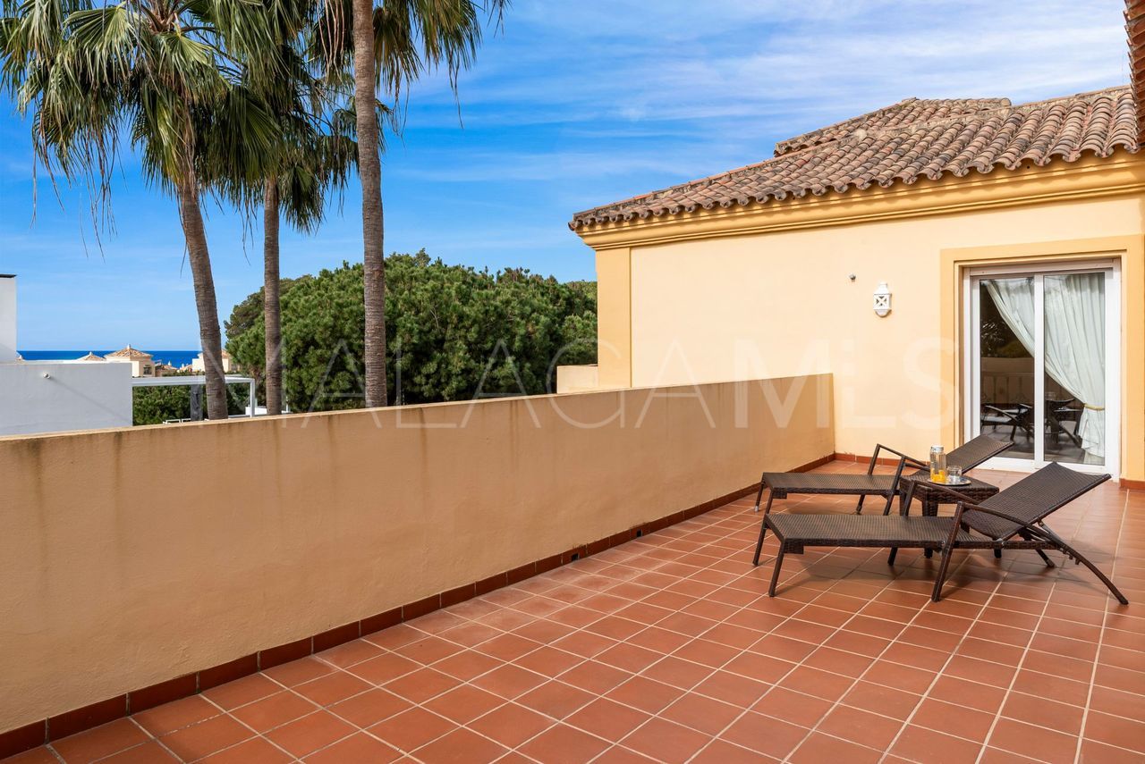Villa for sale in Elviria