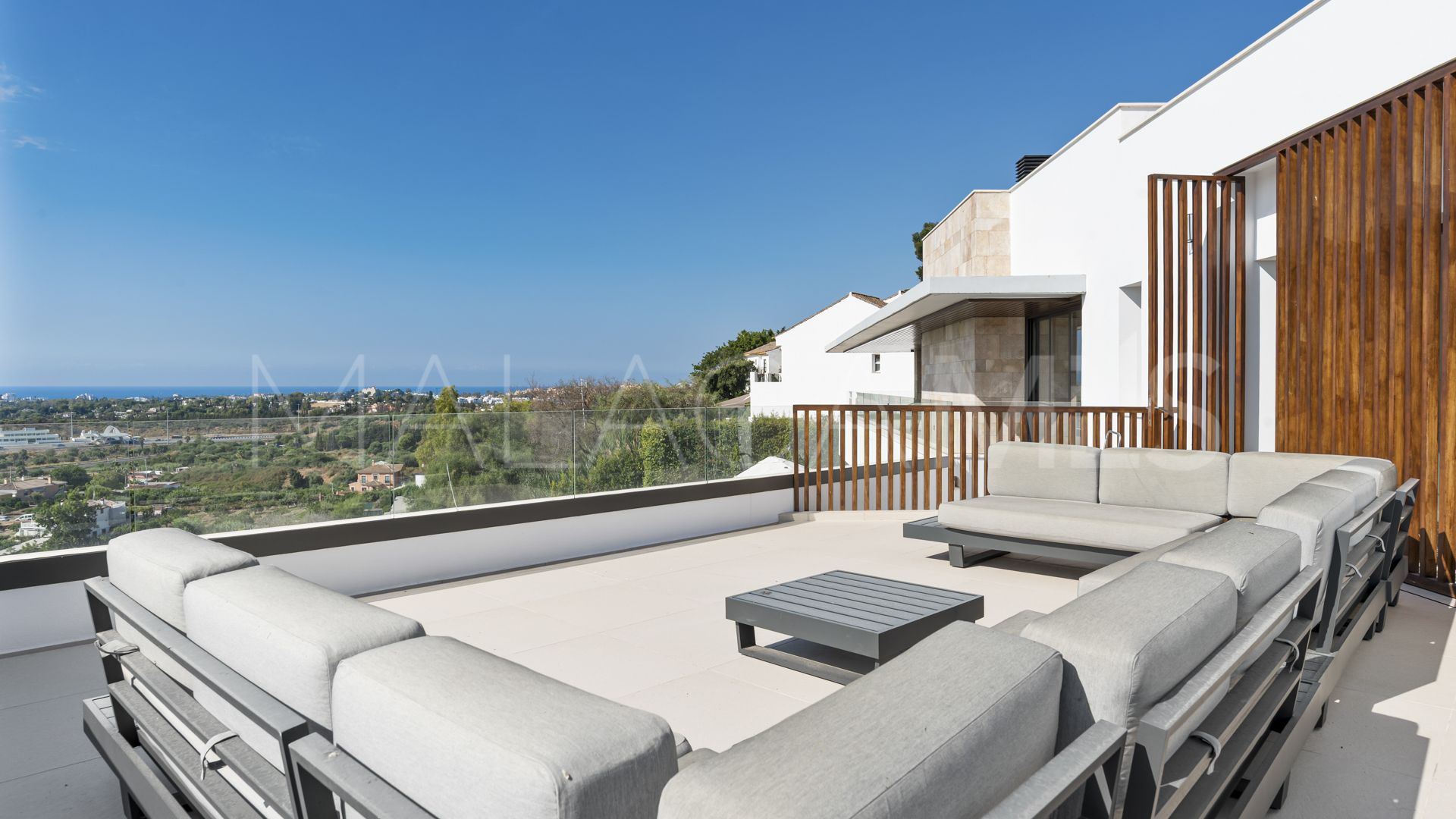 Villa for sale in Benahavis