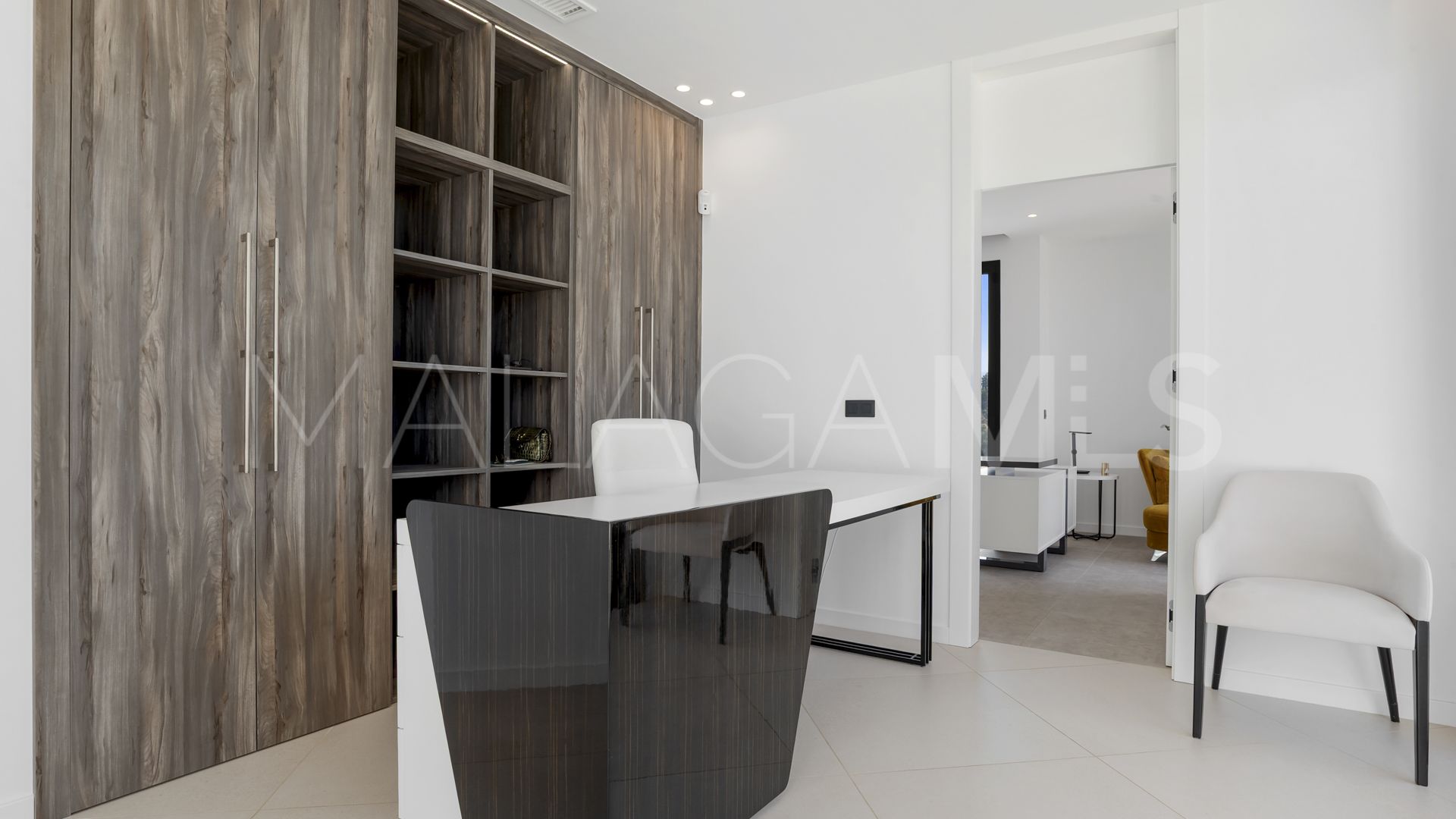 Villa for sale in Benahavis