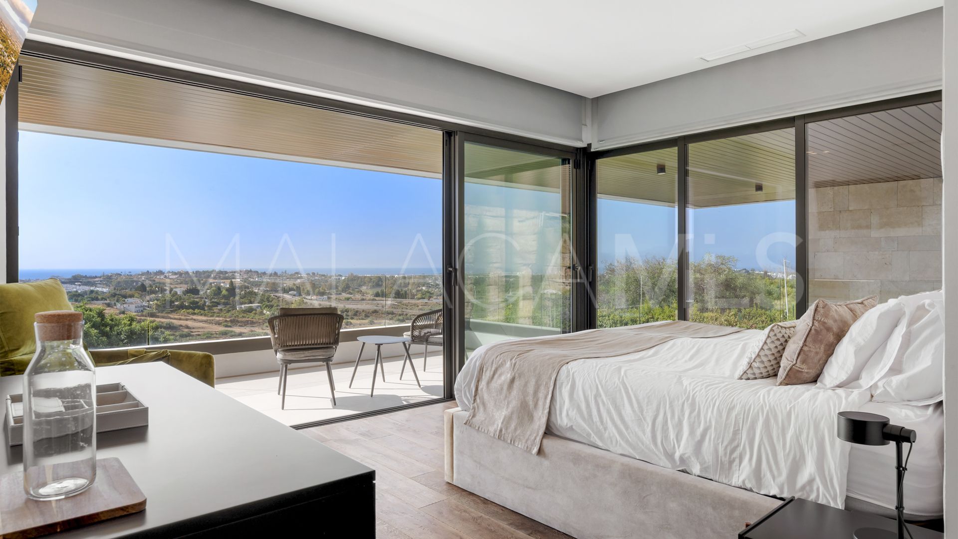 Villa for sale in Benahavis