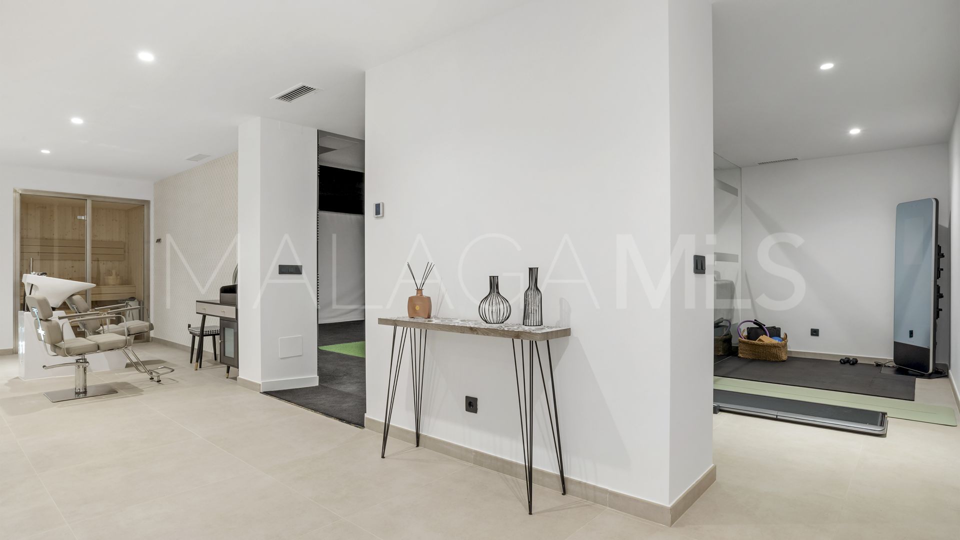 Villa for sale in Benahavis