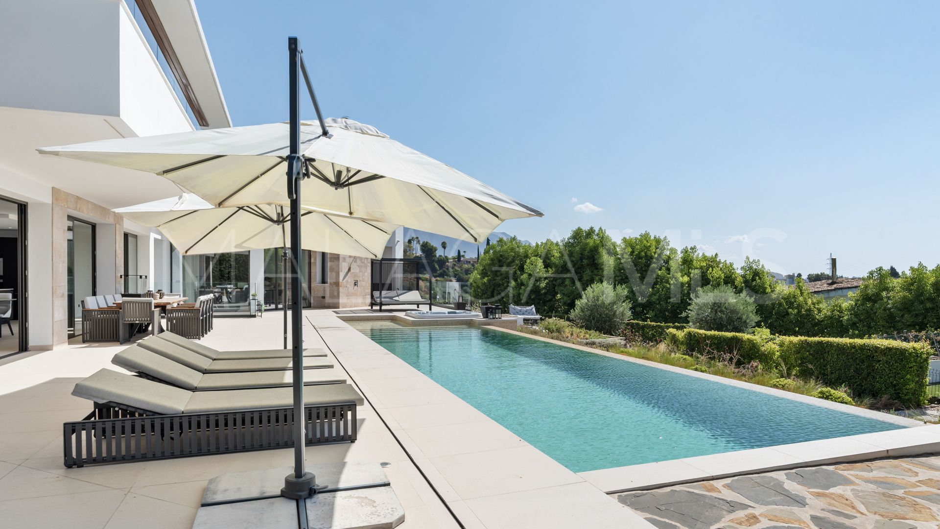 Villa for sale in Benahavis