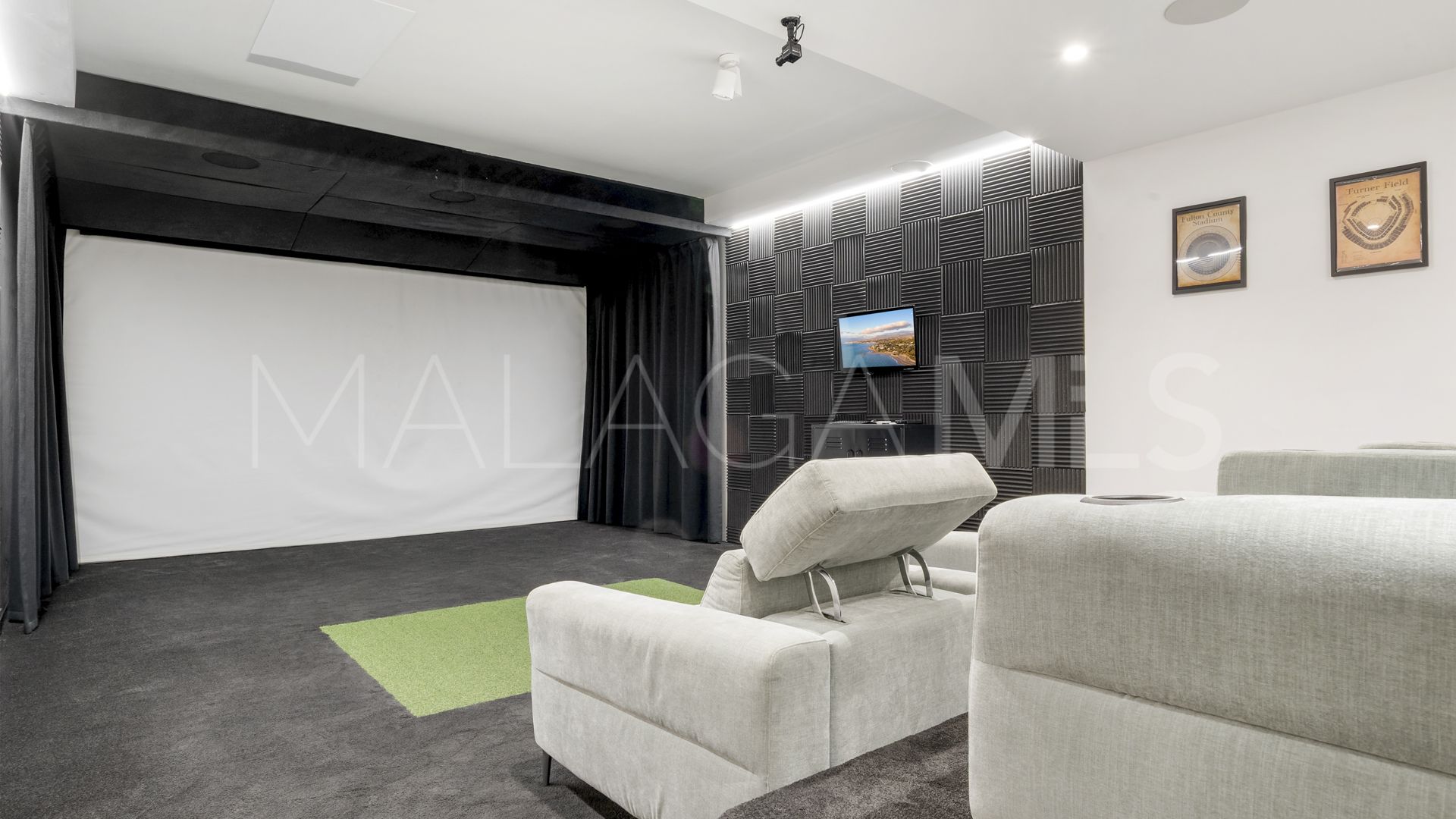 Villa for sale in Benahavis