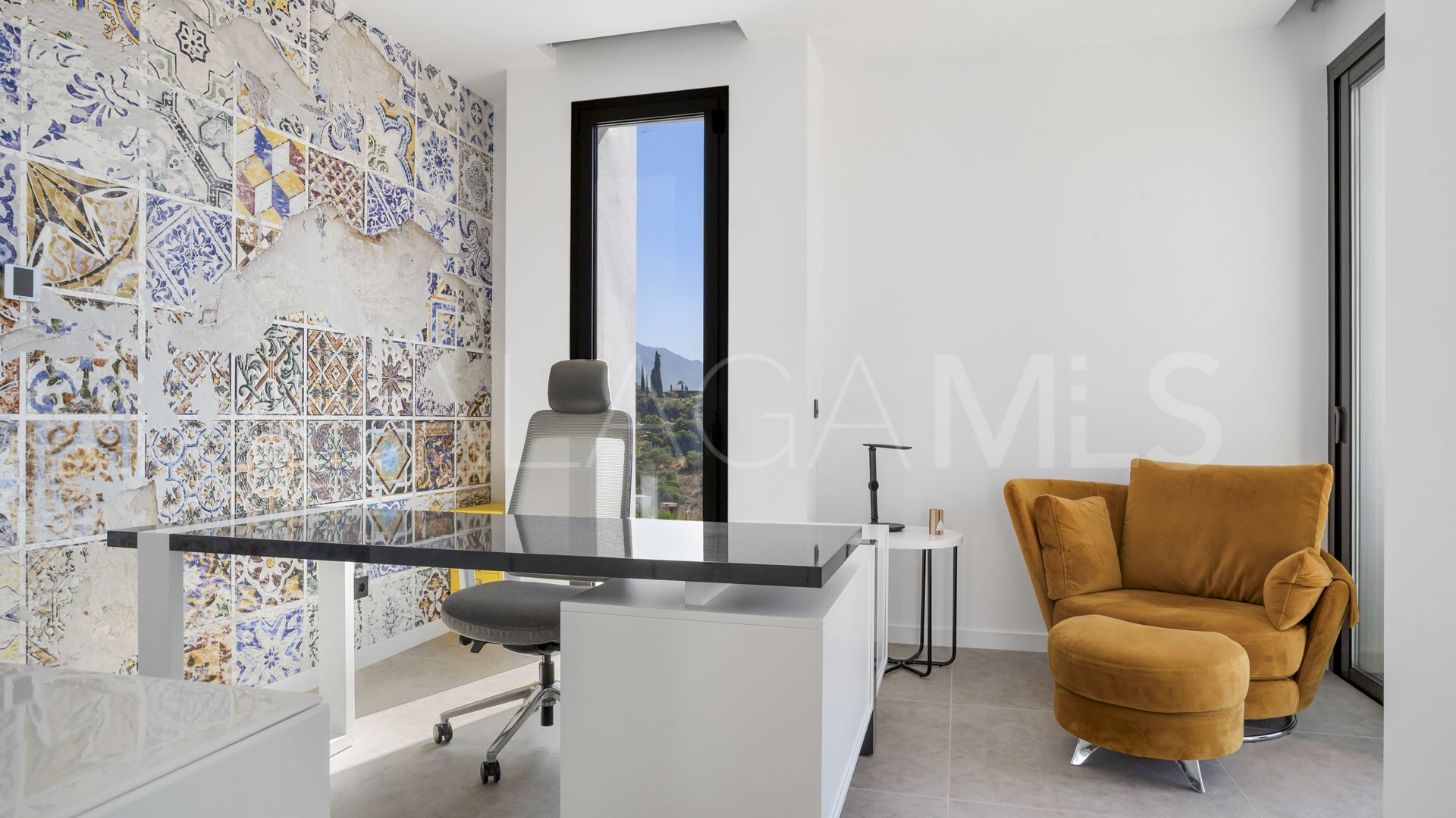Villa for sale in Benahavis