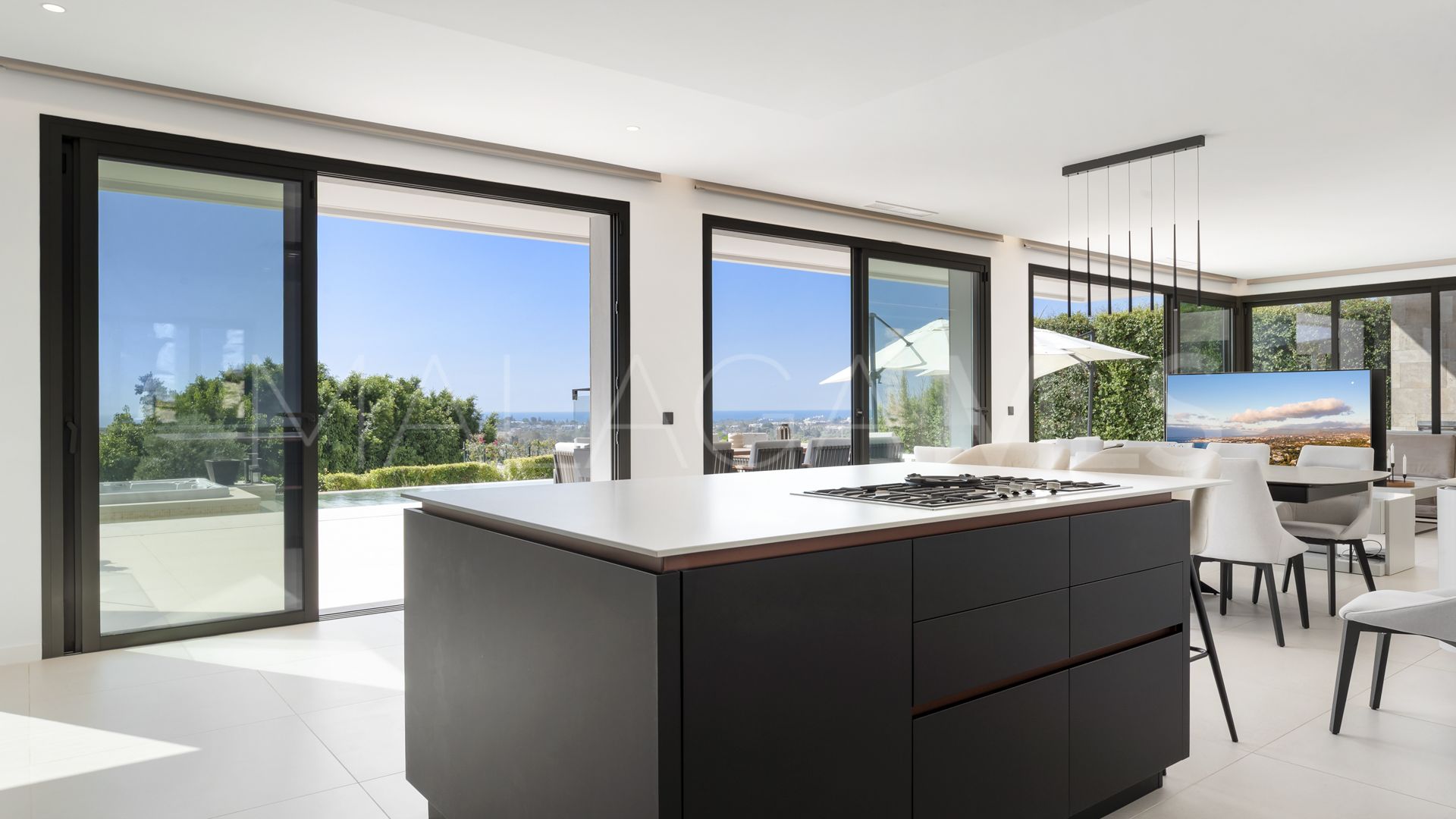 Villa for sale in Benahavis