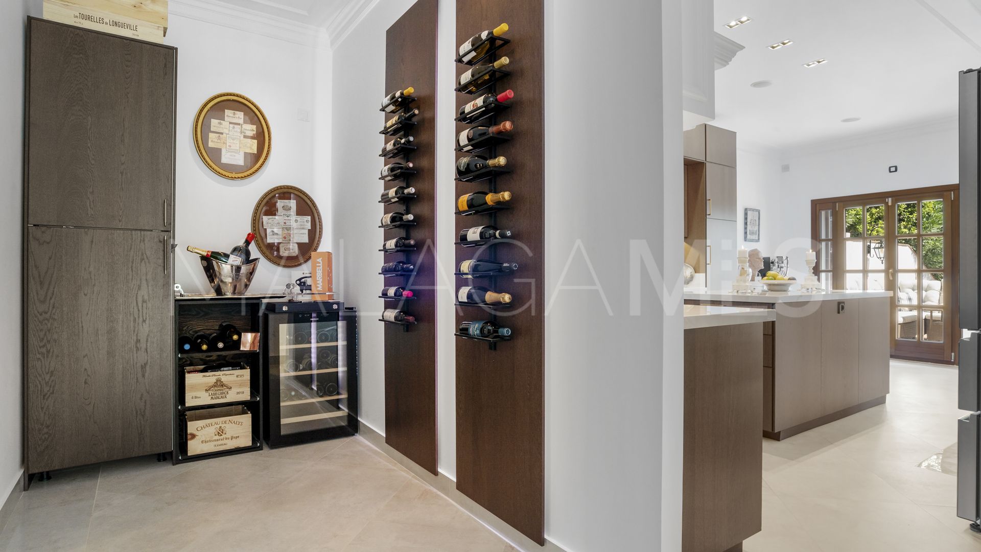 Buy villa with 4 bedrooms in El Madroñal