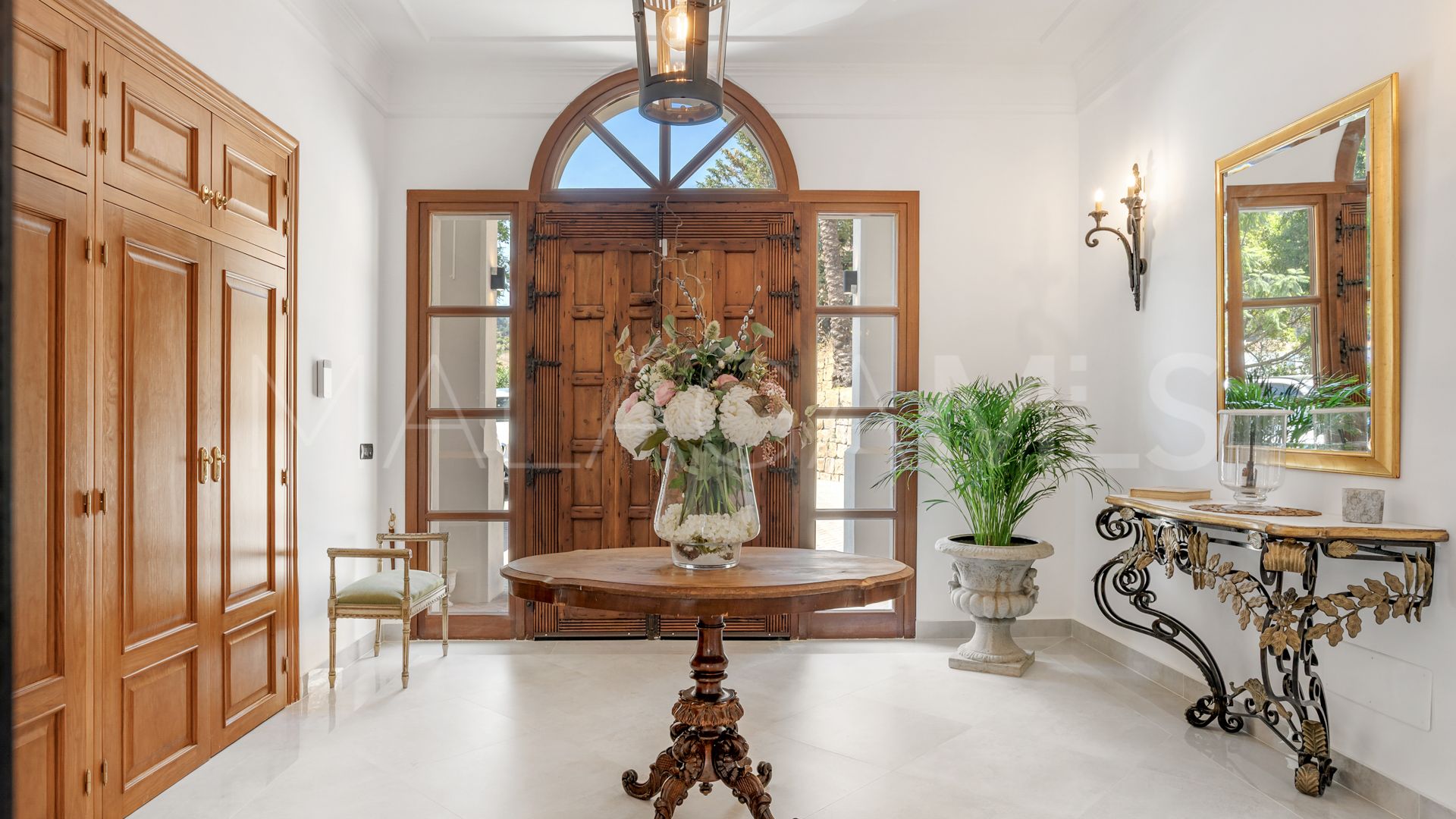Buy villa with 4 bedrooms in El Madroñal