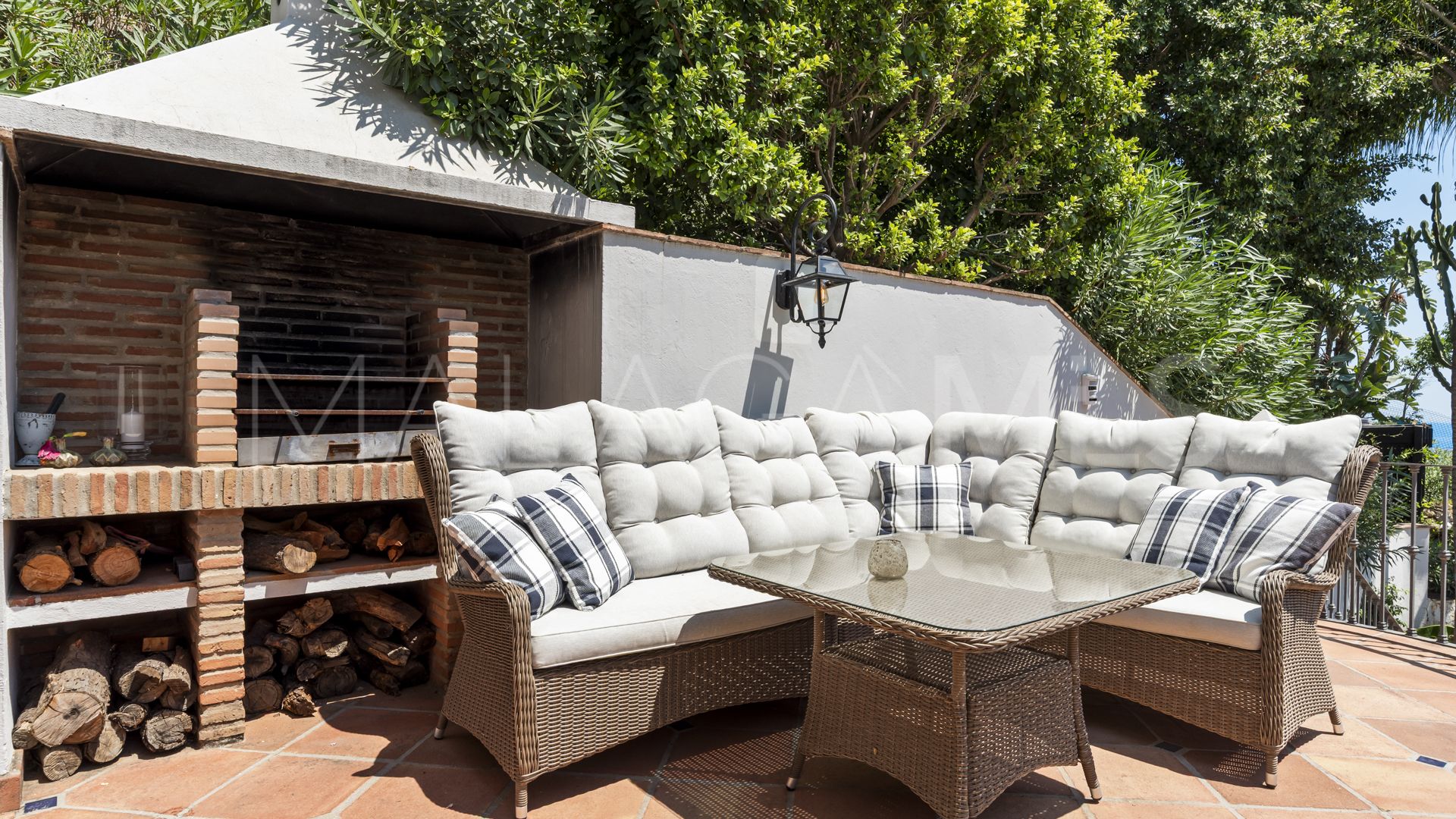 Buy villa with 4 bedrooms in El Madroñal