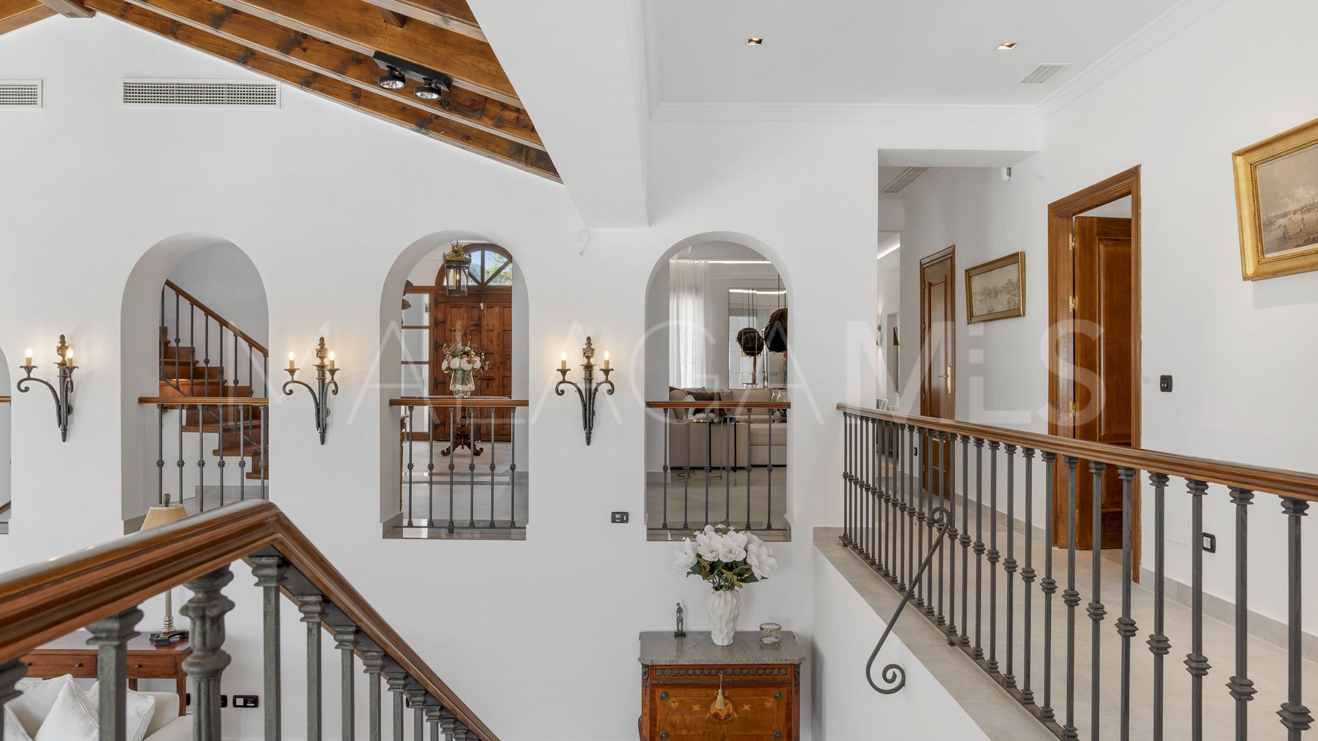 Buy villa with 4 bedrooms in El Madroñal