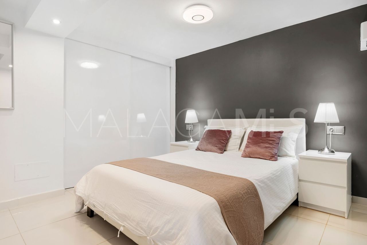 Villa for sale in Elviria
