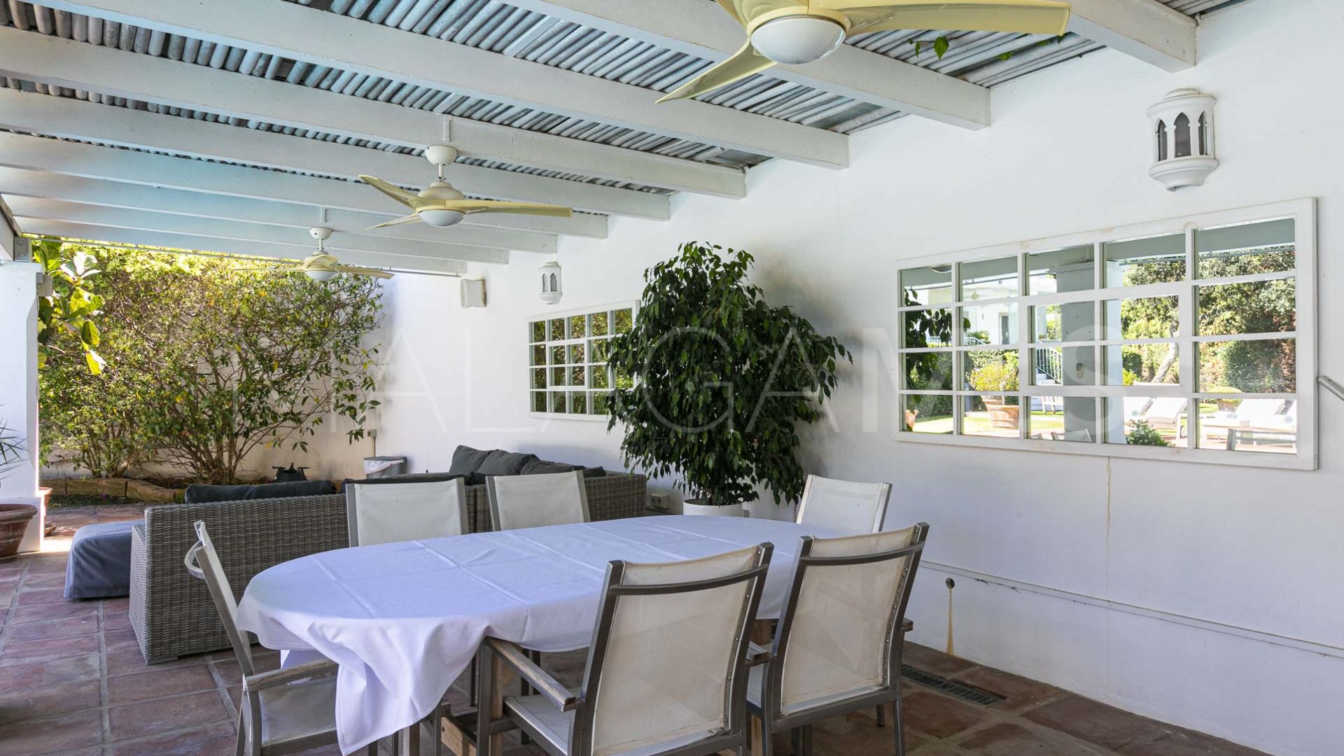Villa for sale in Elviria