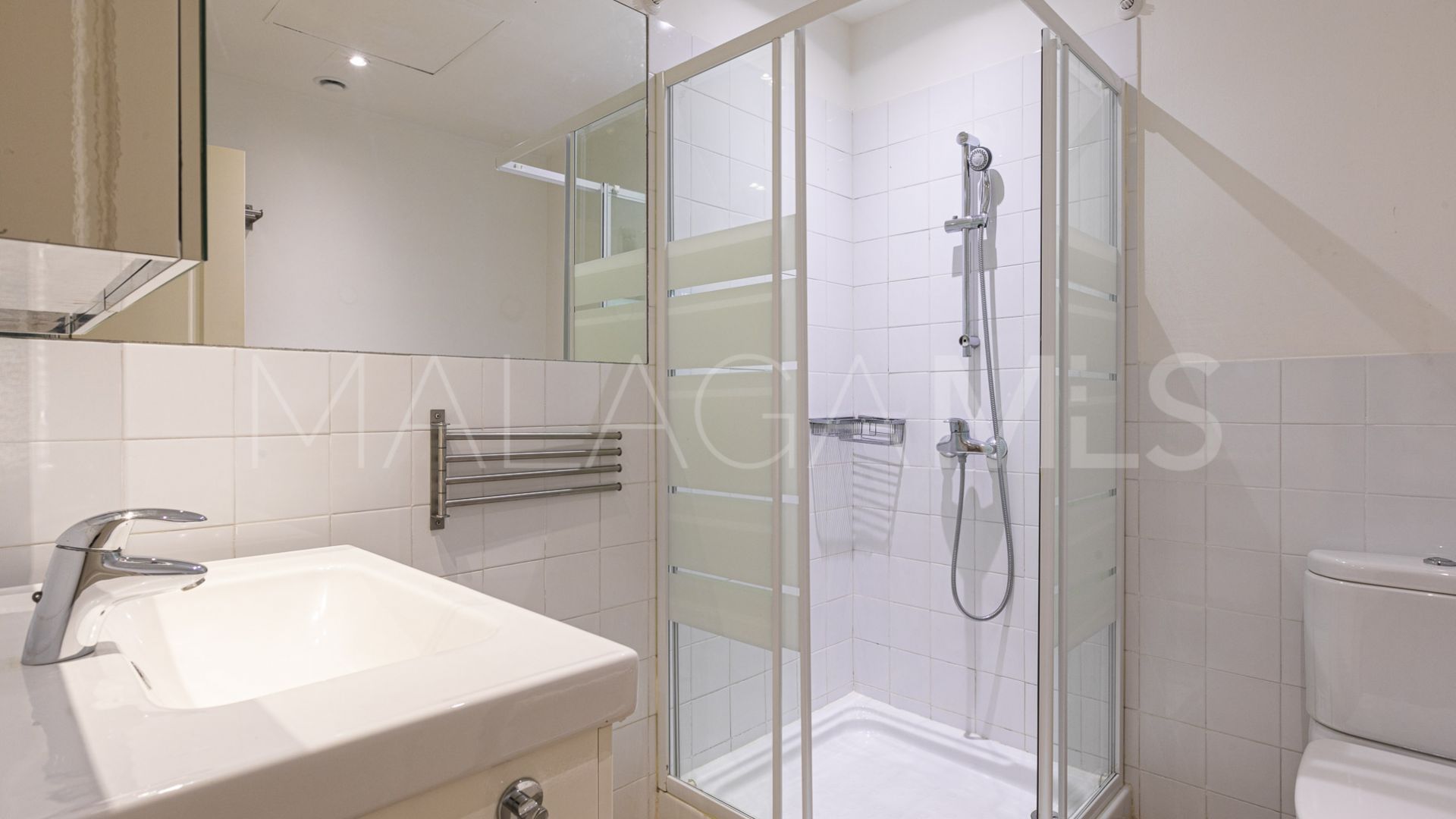 Villa for sale in Elviria
