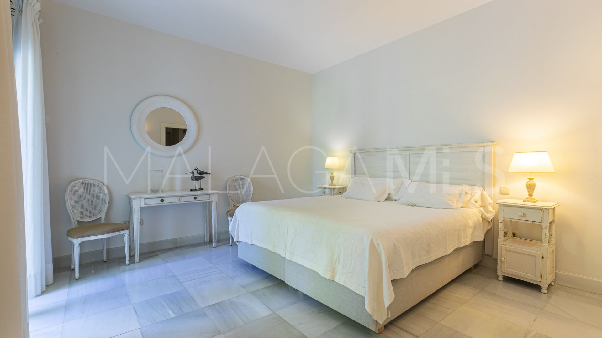 Villa for sale in Elviria