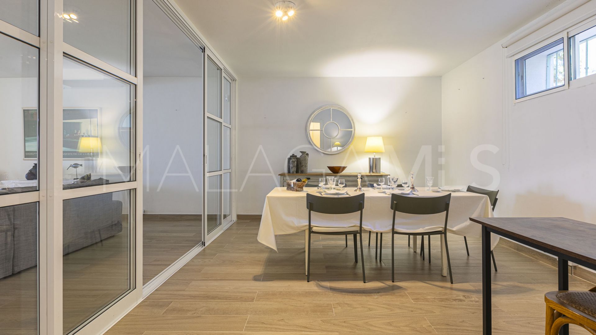 Villa for sale in Elviria