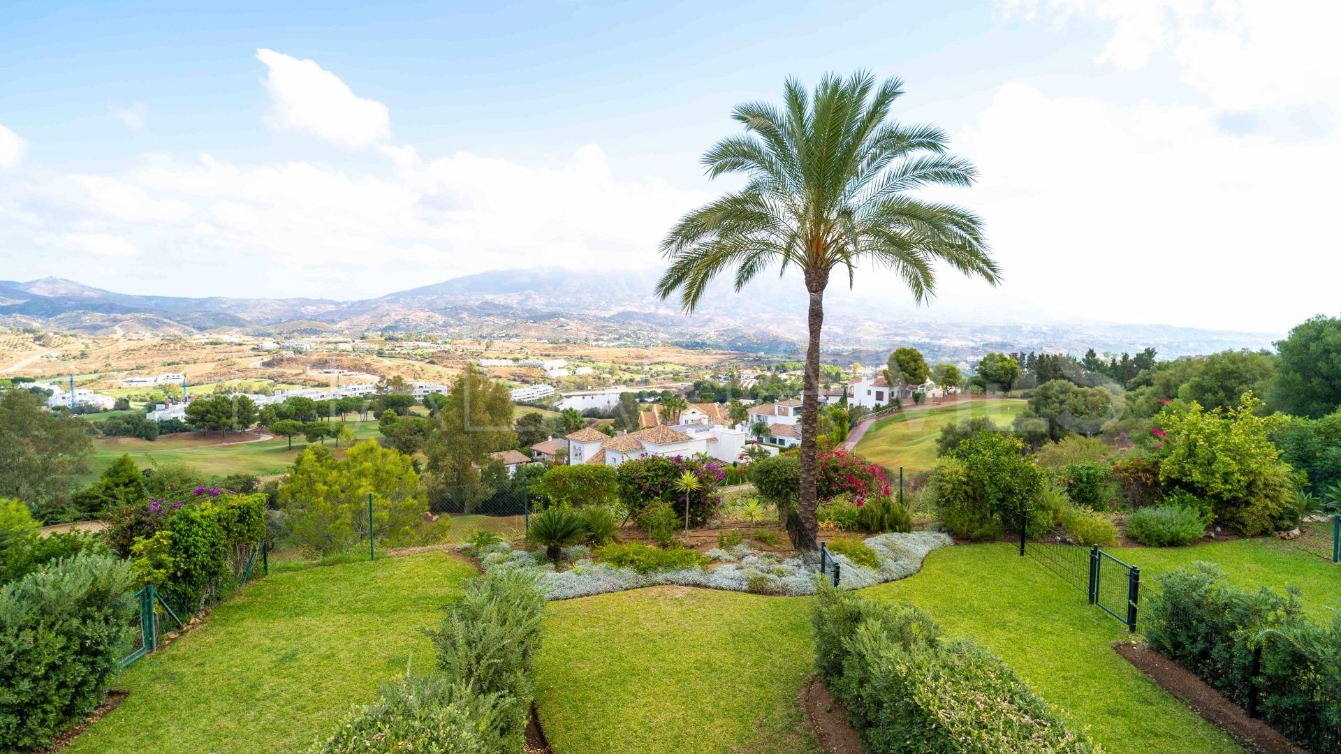 Adosado for sale with 3 bedrooms in La Cala Golf Resort