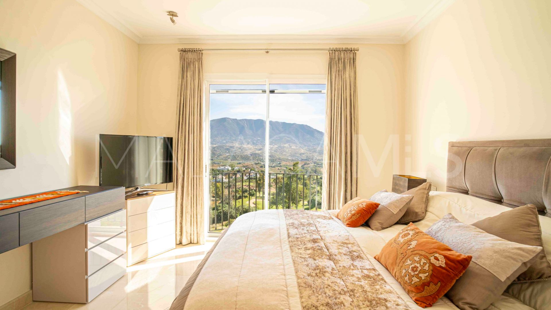 Villa for sale in La Cala Golf Resort