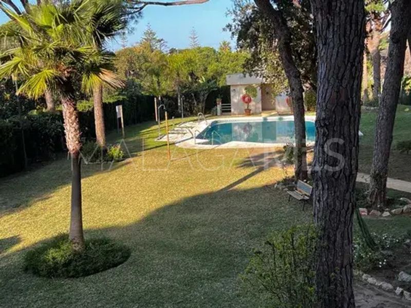 Sitio de Calahonda flat for sale