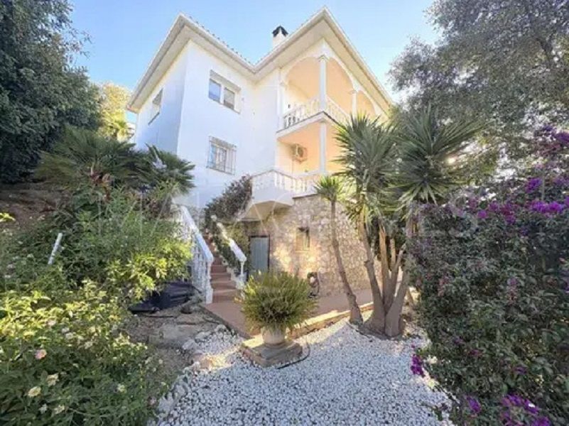 Los Claveles, casa a la venta de 2 bedrooms