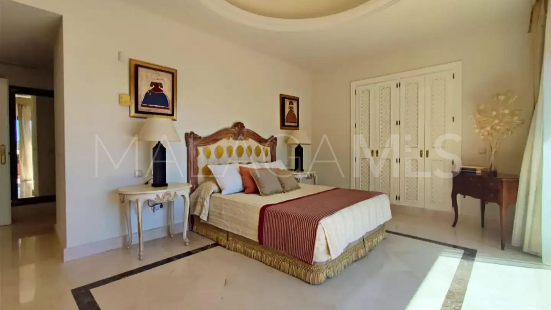 Duplex penthouse in La Alzambra for sale