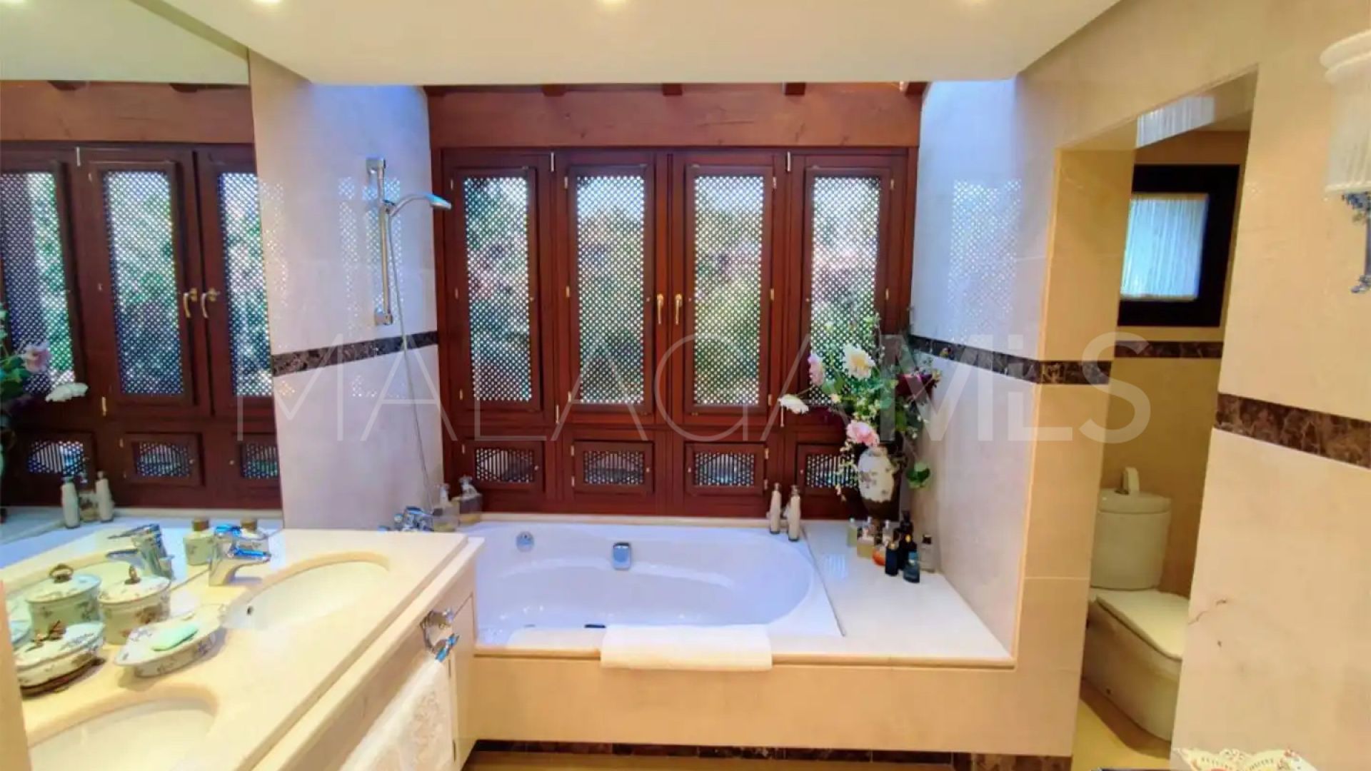 Duplex penthouse in La Alzambra for sale