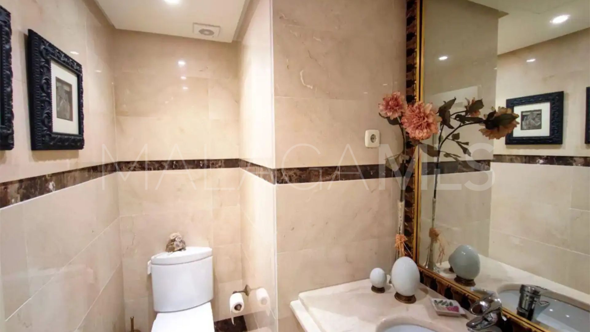 Duplex penthouse in La Alzambra for sale