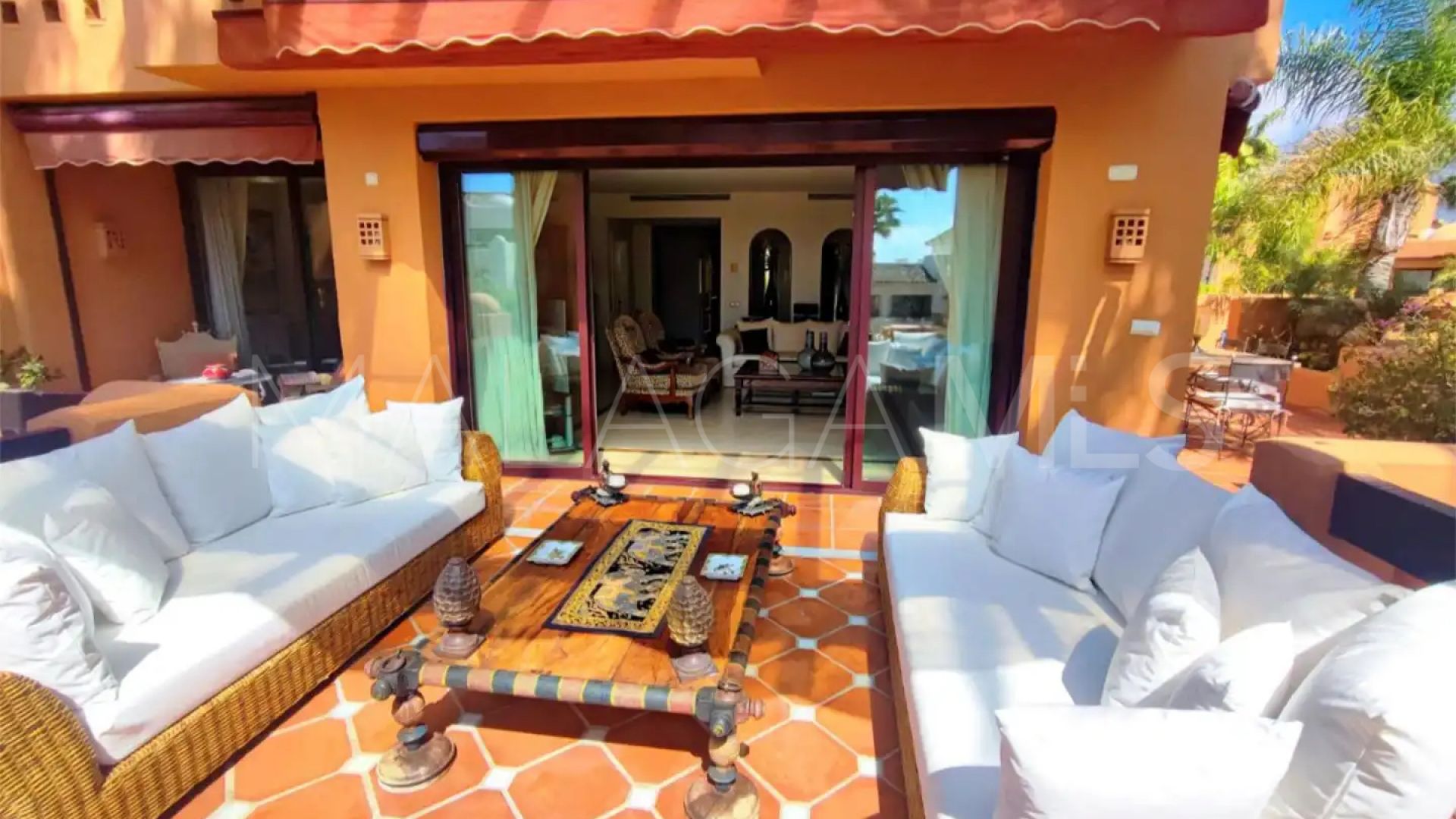 Duplex penthouse in La Alzambra for sale
