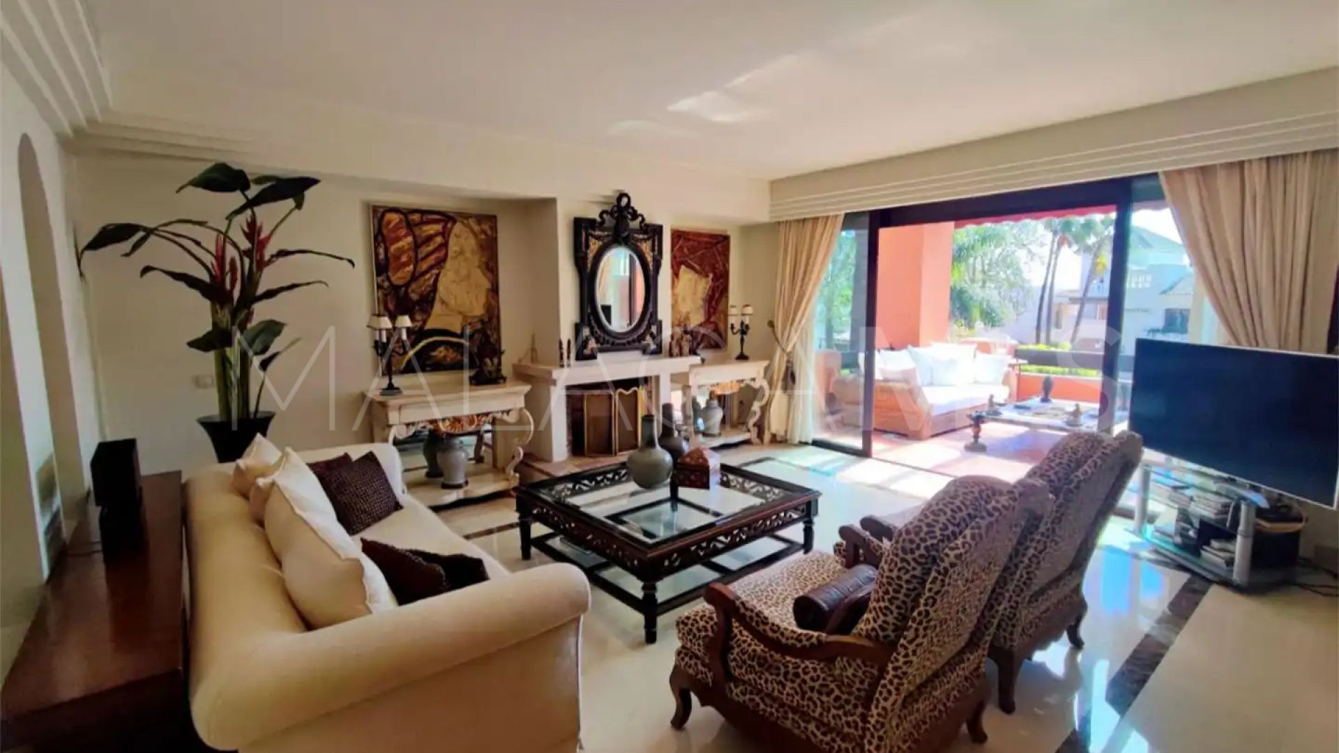 Duplex penthouse in La Alzambra for sale
