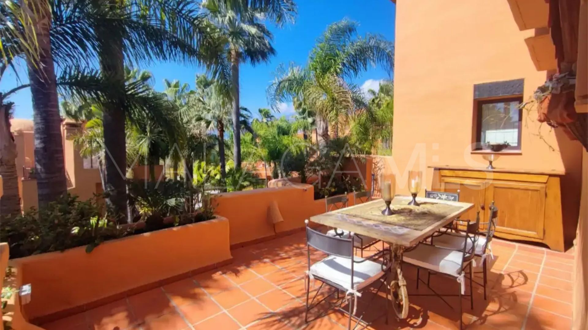 Duplex penthouse in La Alzambra for sale