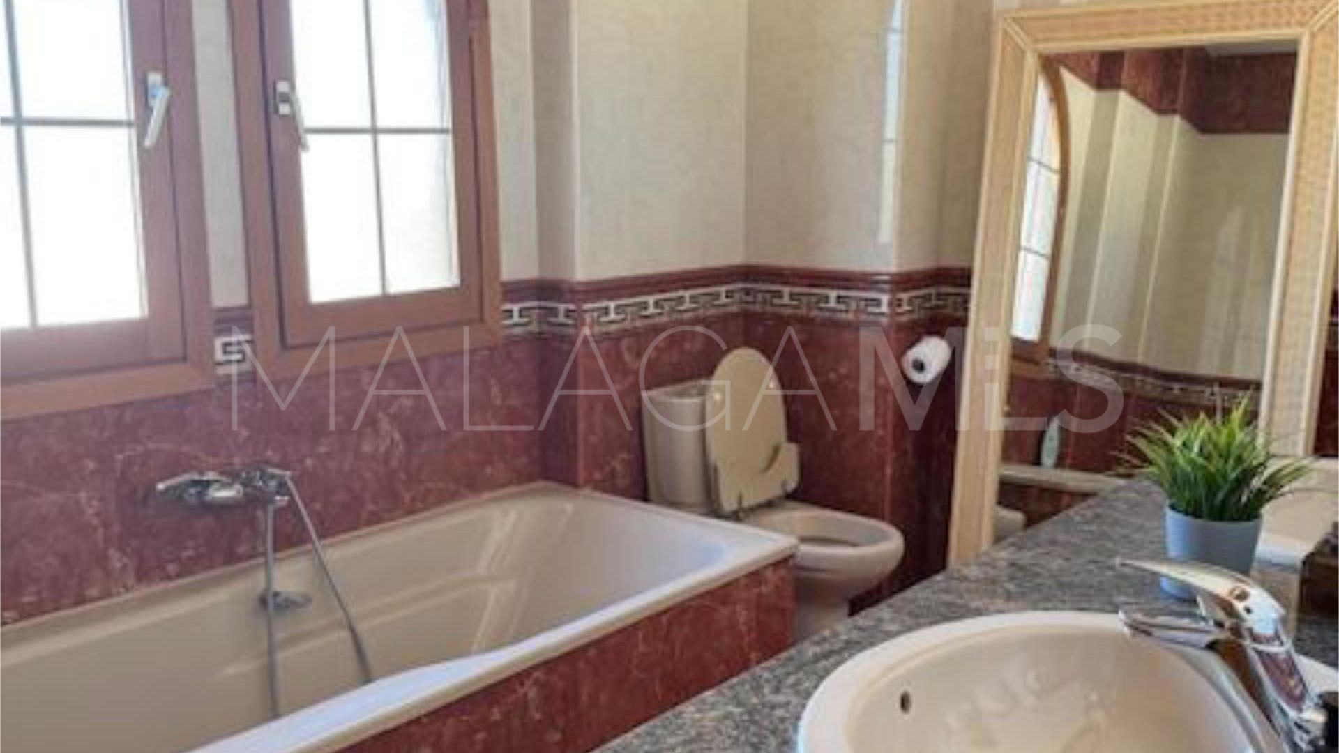 Doppelhaushälfte for sale in Calahonda