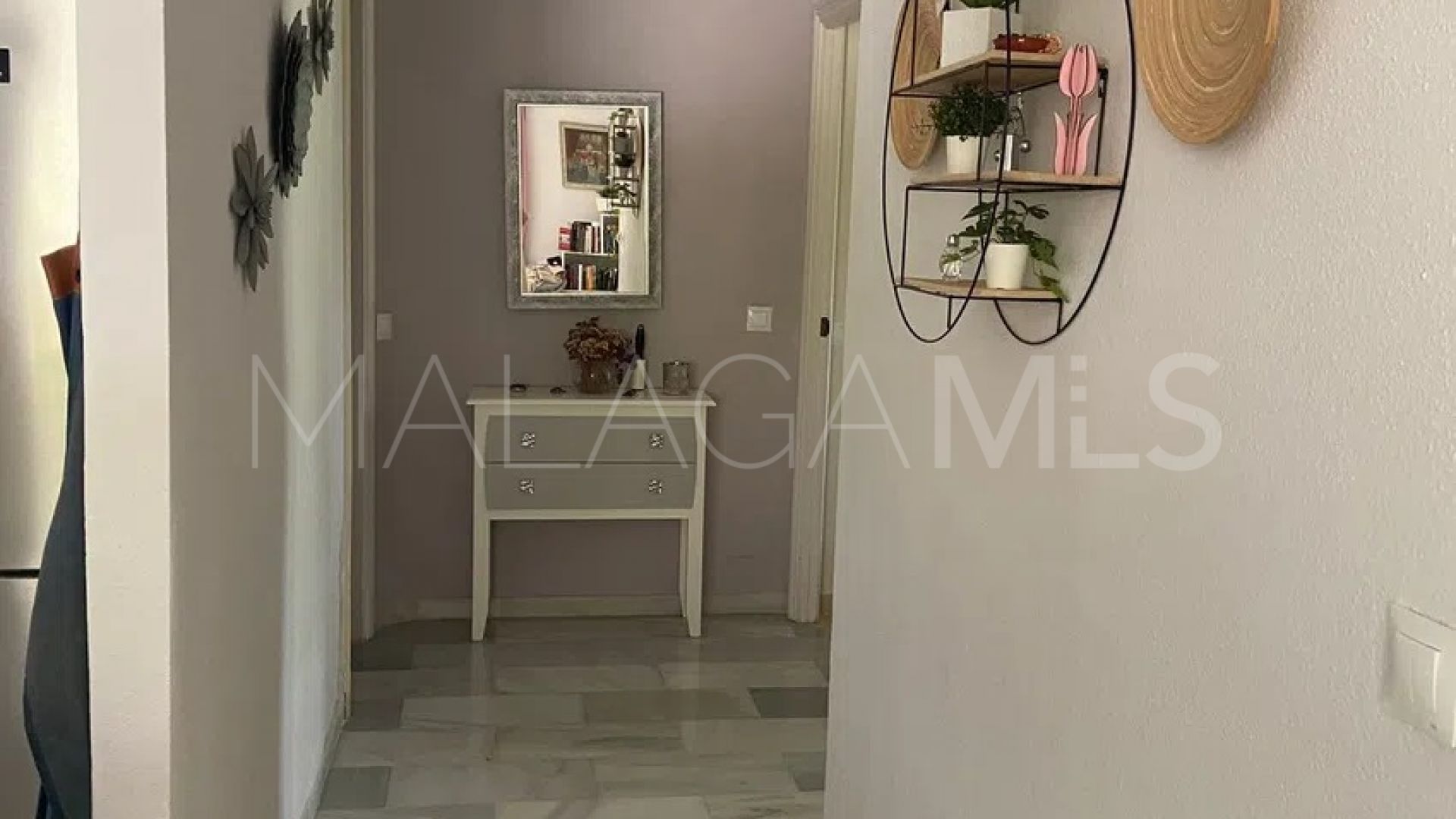 For sale ground floor apartment in Calahonda