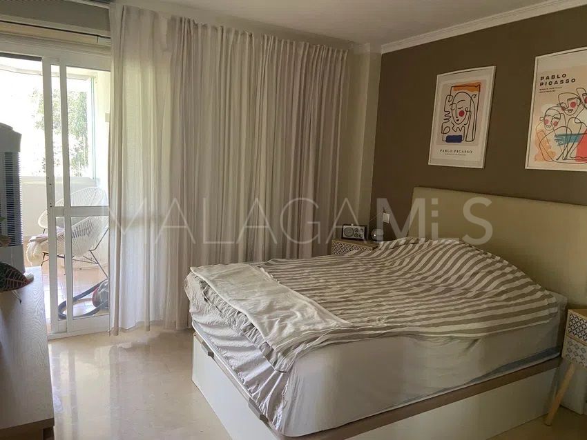 For sale ground floor apartment in Calahonda