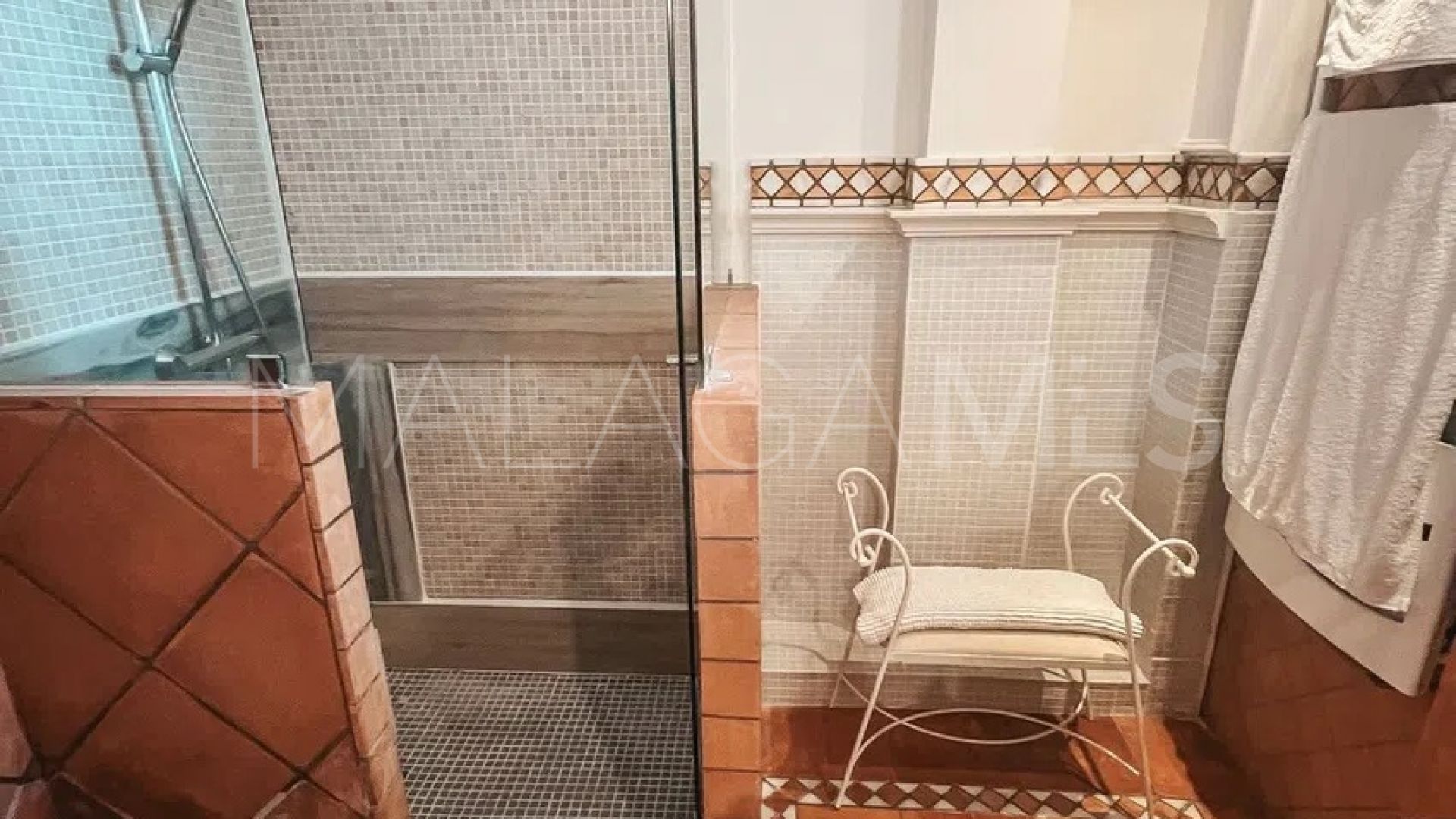 Villa for sale in Nueva Andalucia