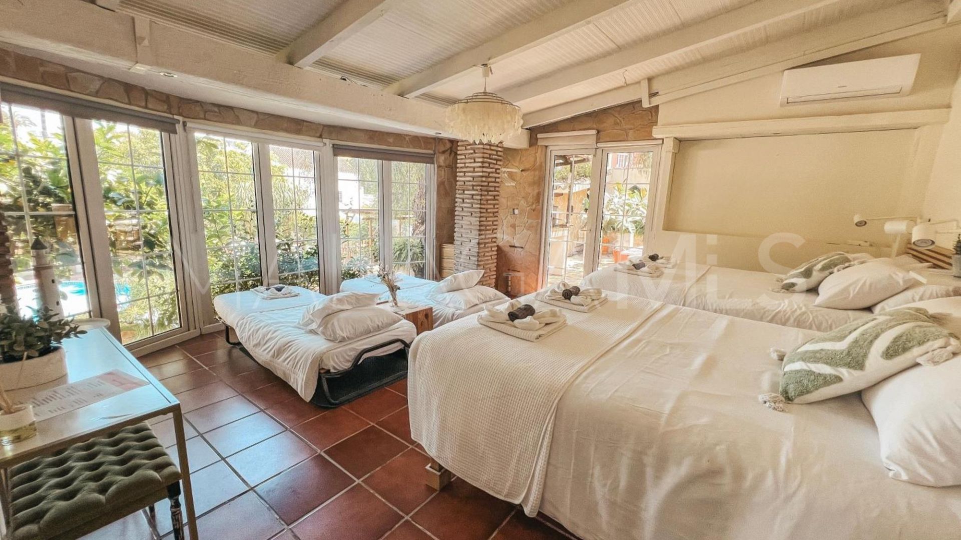 Villa for sale in Nueva Andalucia