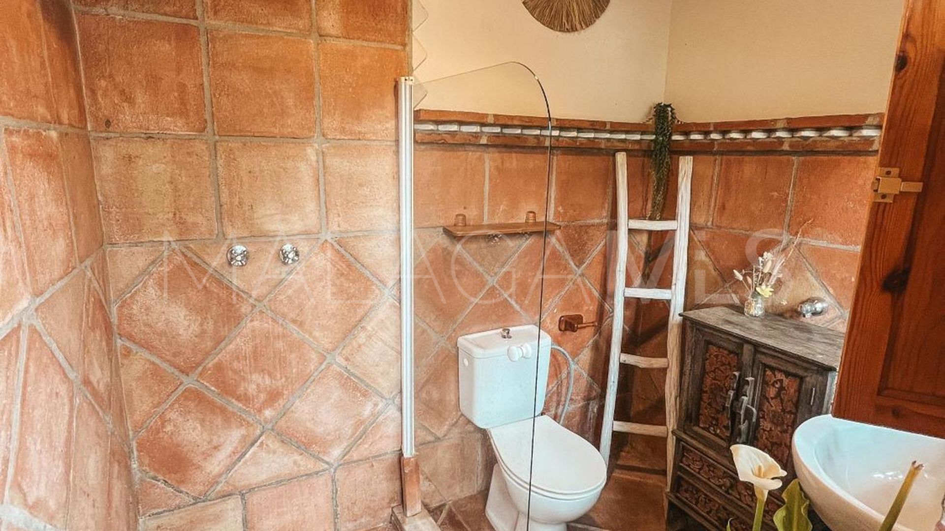 Villa for sale in Nueva Andalucia