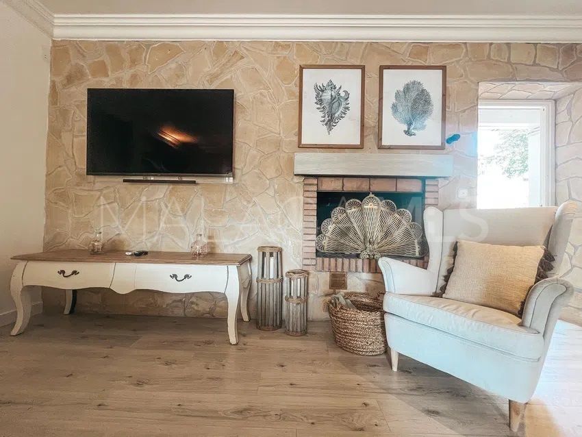 Villa for sale in Nueva Andalucia