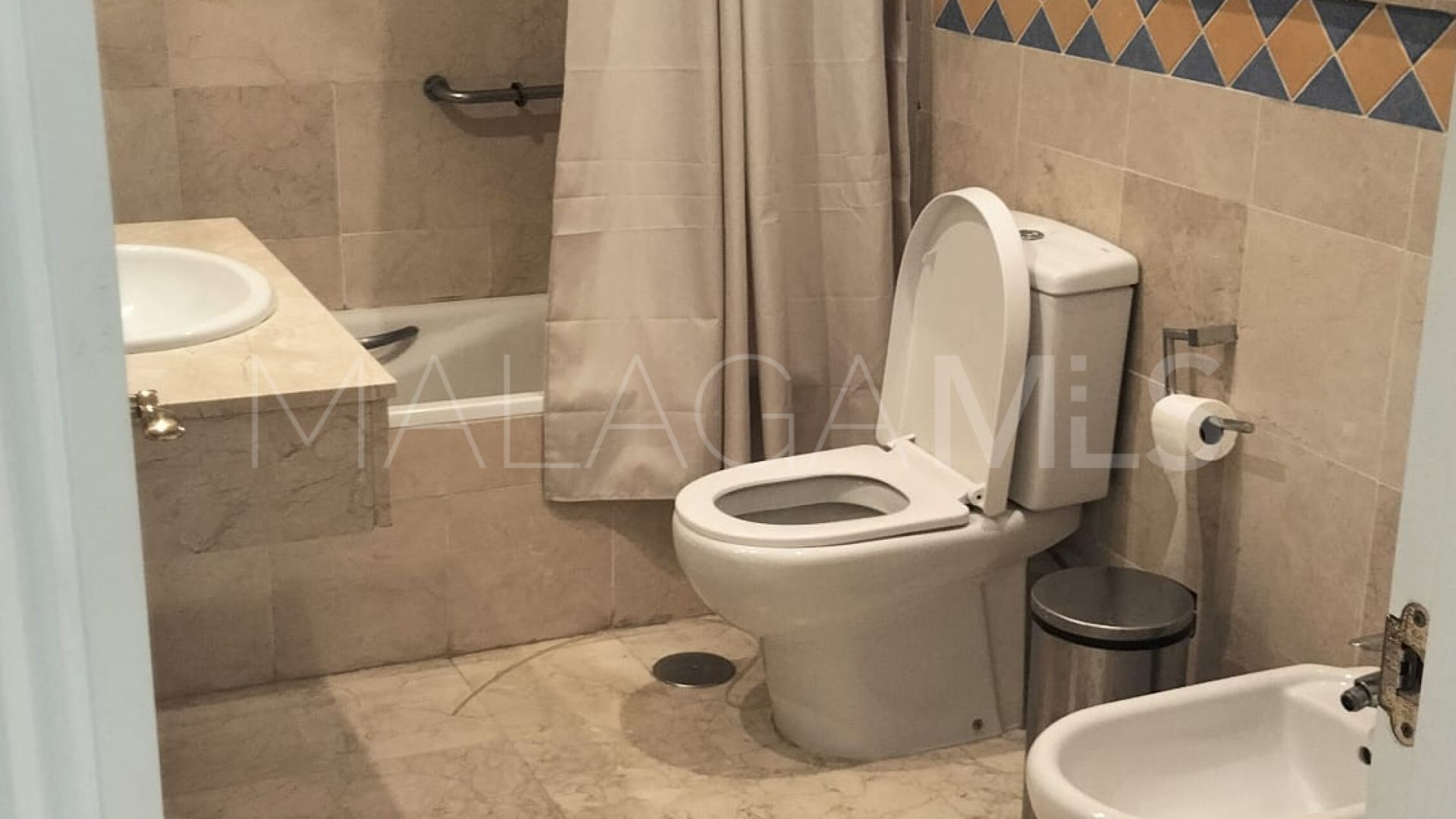 Buy apartamento in Nueva Andalucia de 2 bedrooms