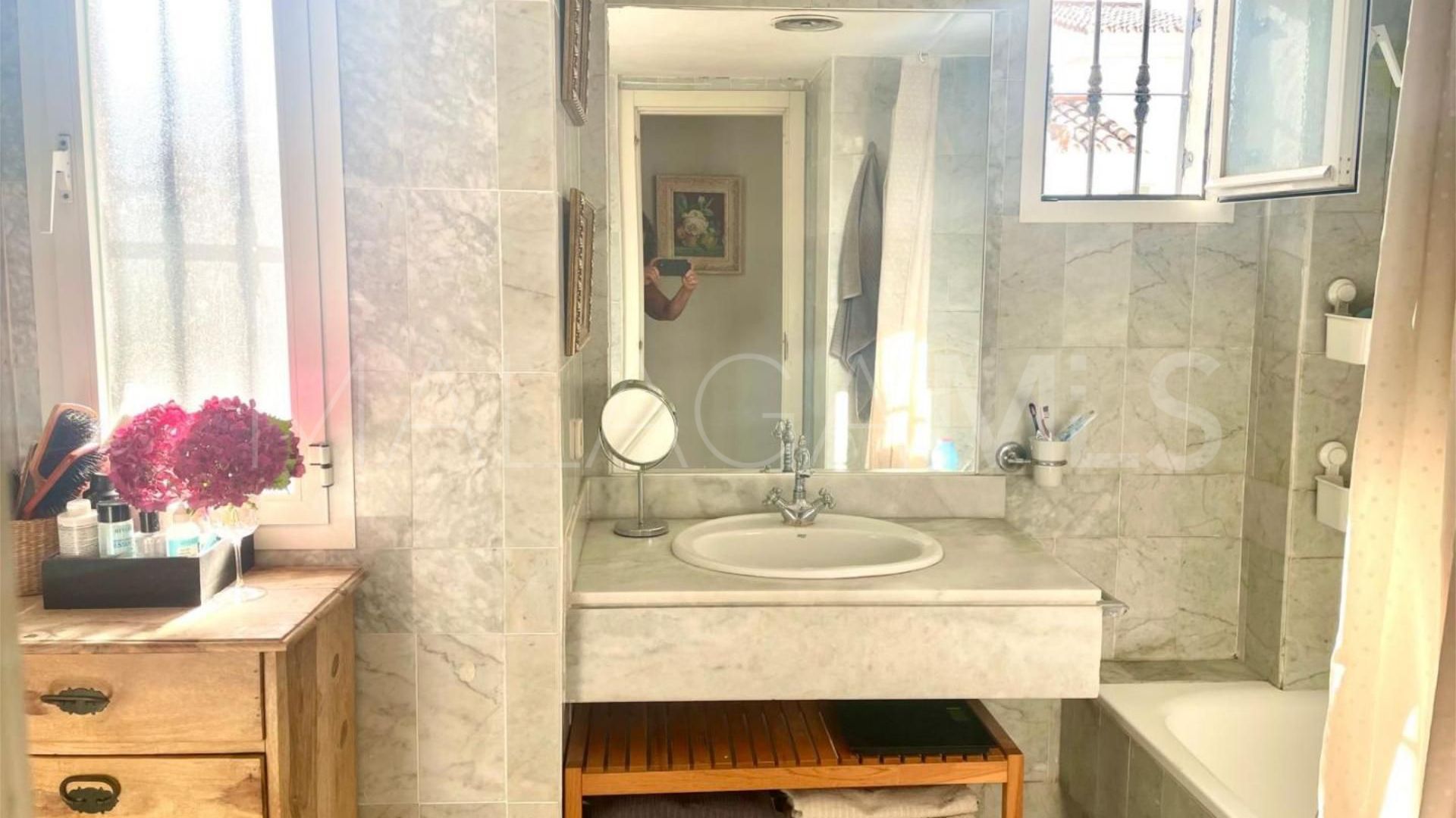 Duplex penthouse for sale in Los Naranjos de Marbella