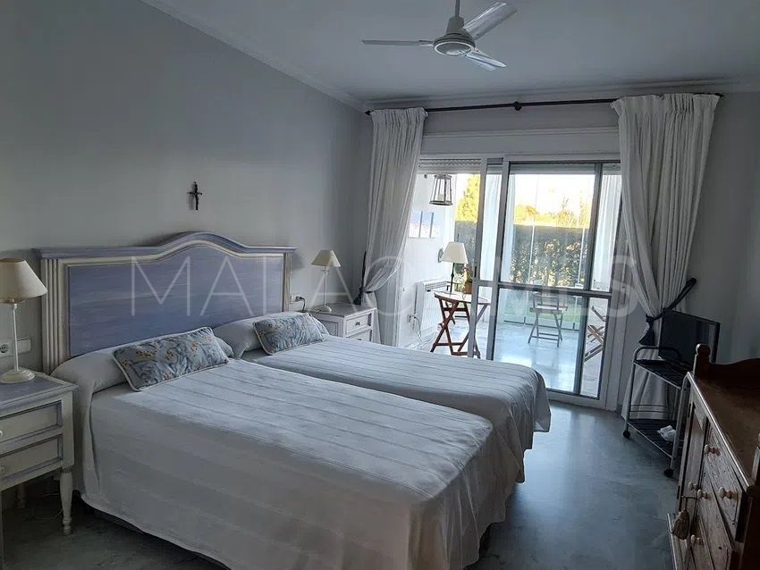 Ground floor apartment for sale in Guadalmina Baja