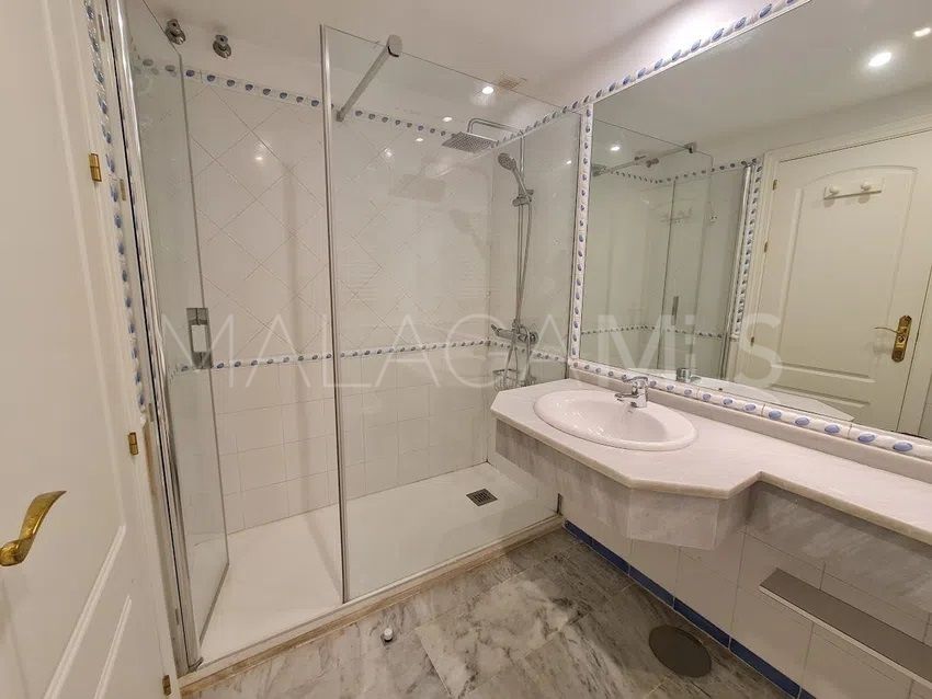 Ground floor apartment for sale in Guadalmina Baja