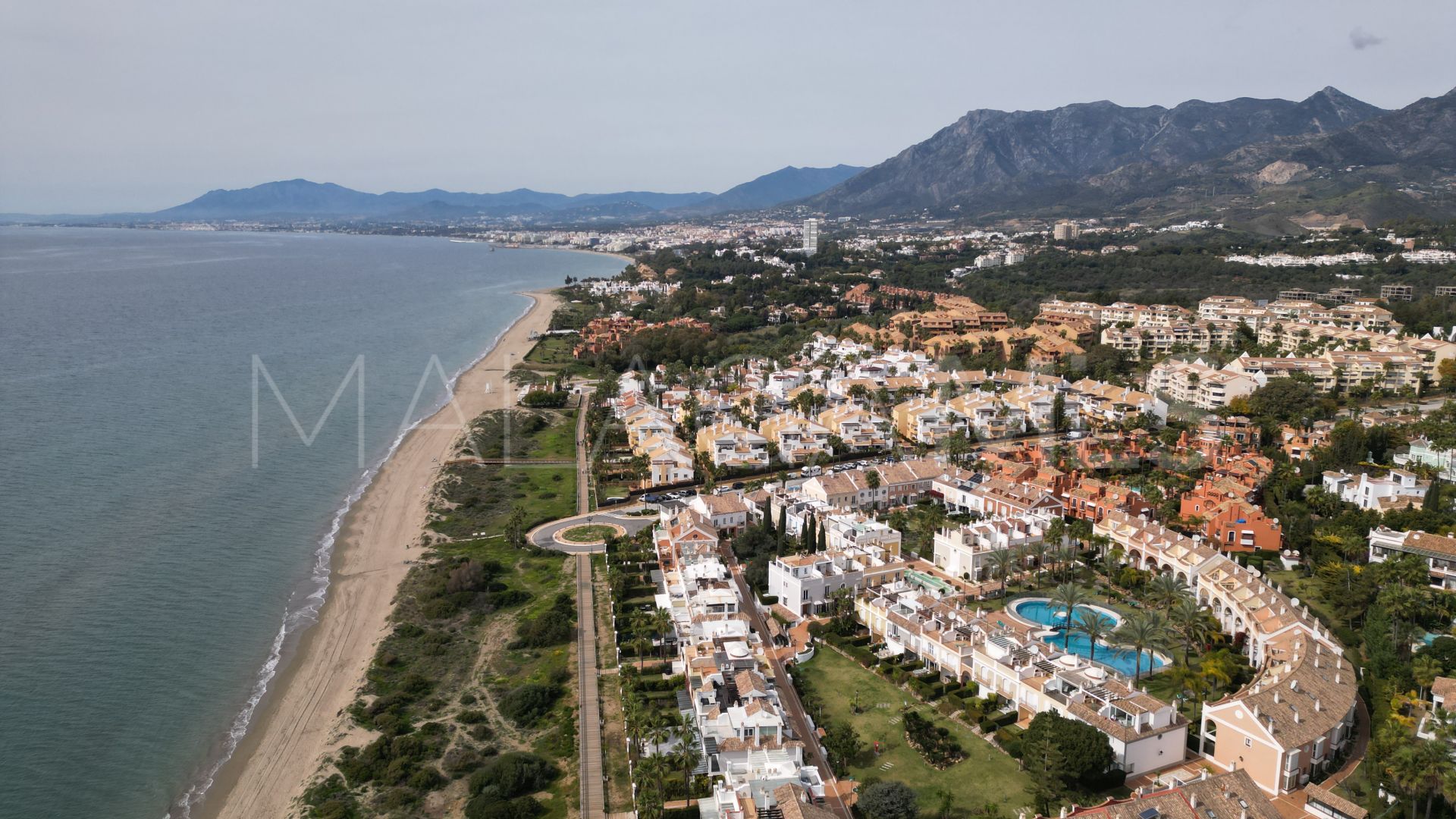 Doppelhaushälfte for sale in Bahia de Marbella