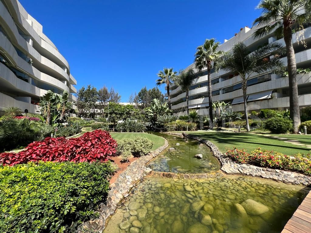 Bottenvåningslägenhet for sale in Marbella - Puerto Banus