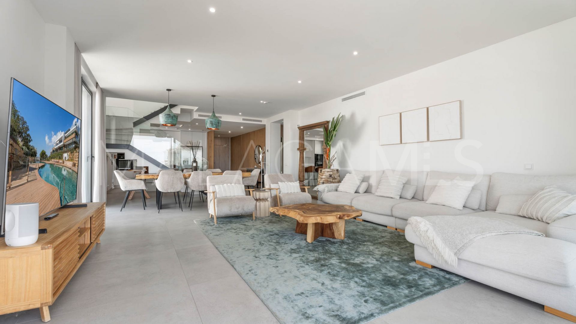 Duplex penthouse for sale in Artola