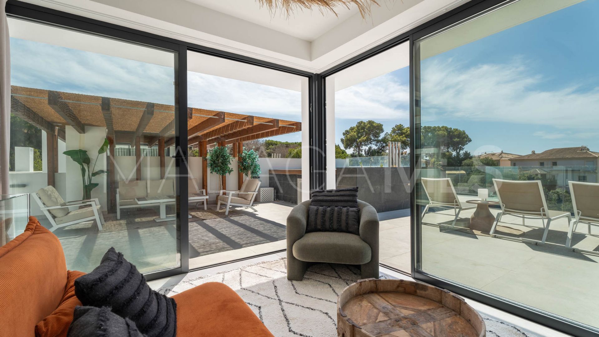 Duplex penthouse for sale in Artola