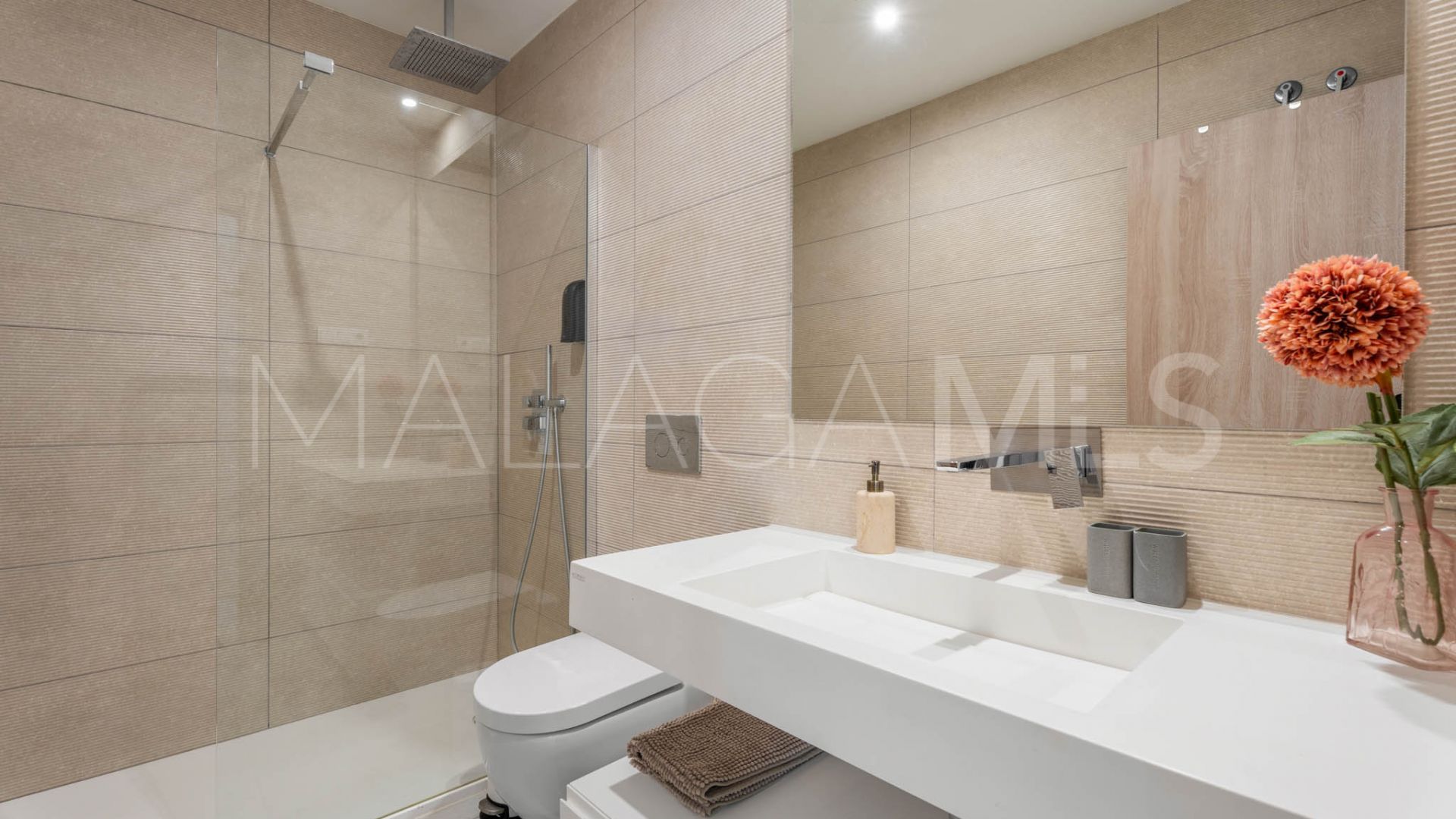 Duplex penthouse for sale in Artola