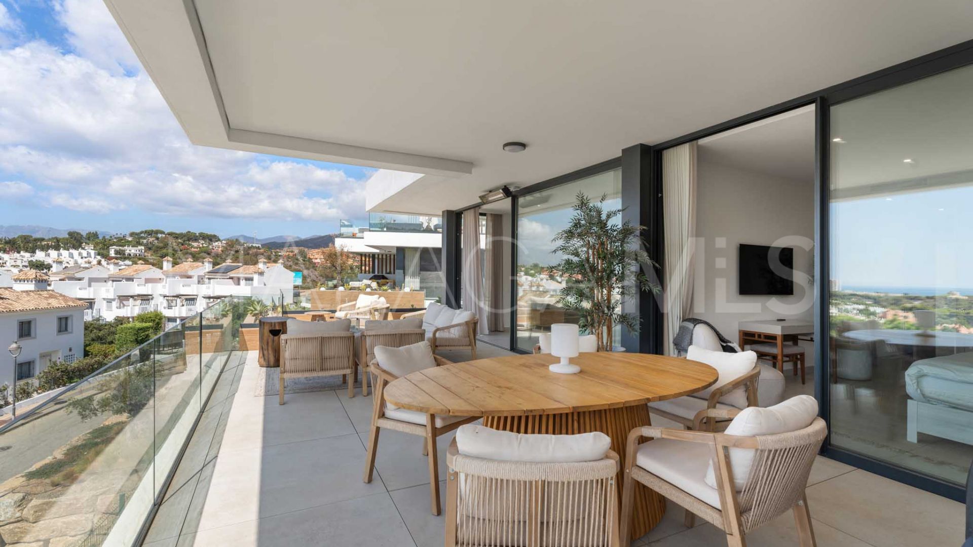 Duplex penthouse for sale in Artola