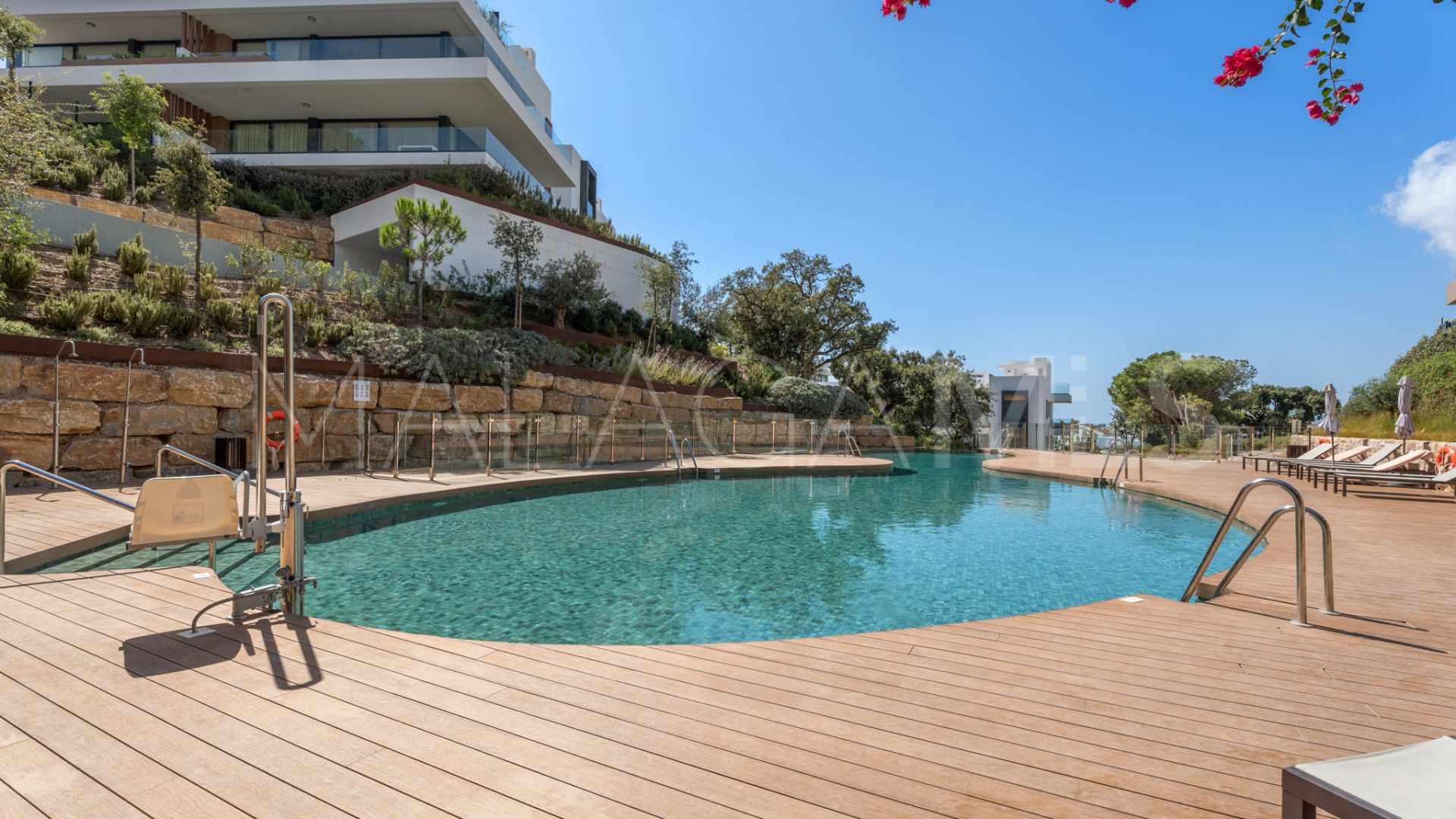 Duplex penthouse for sale in Artola